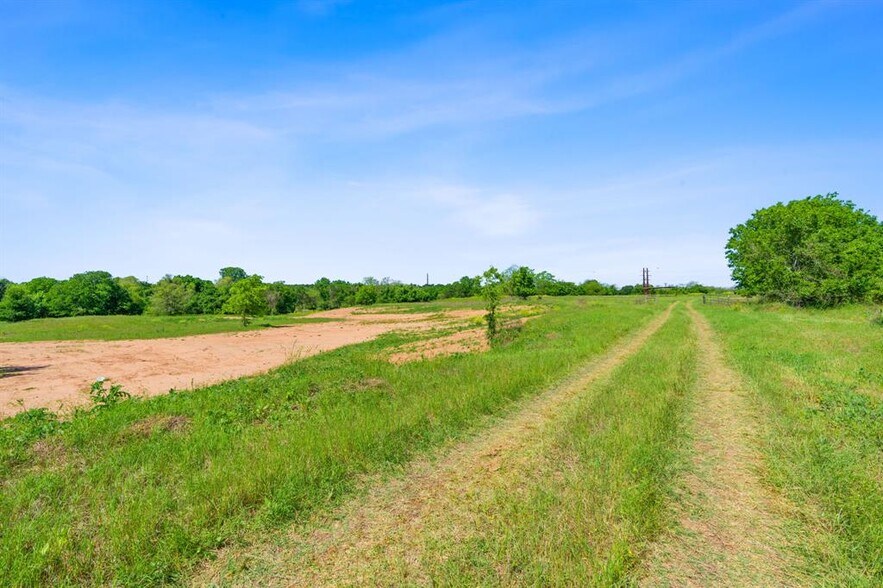 More Photos Of 665 SH 230 Loop, Smithville Land For Sale