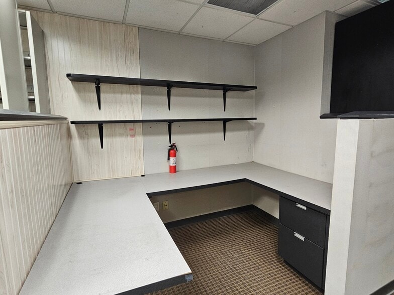 More Photos Of 202 E Main St, Huntington Medical For Lease
