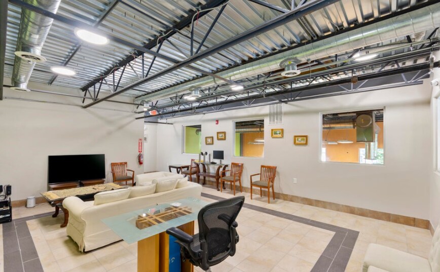 More Photos Of 1822 N Olden Ave, Ewing Restaurant For Sale