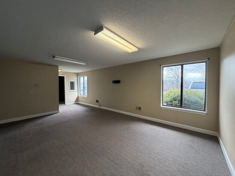 More Photos Of 4660 Freedom Dr, Ann Arbor Warehouse For Lease