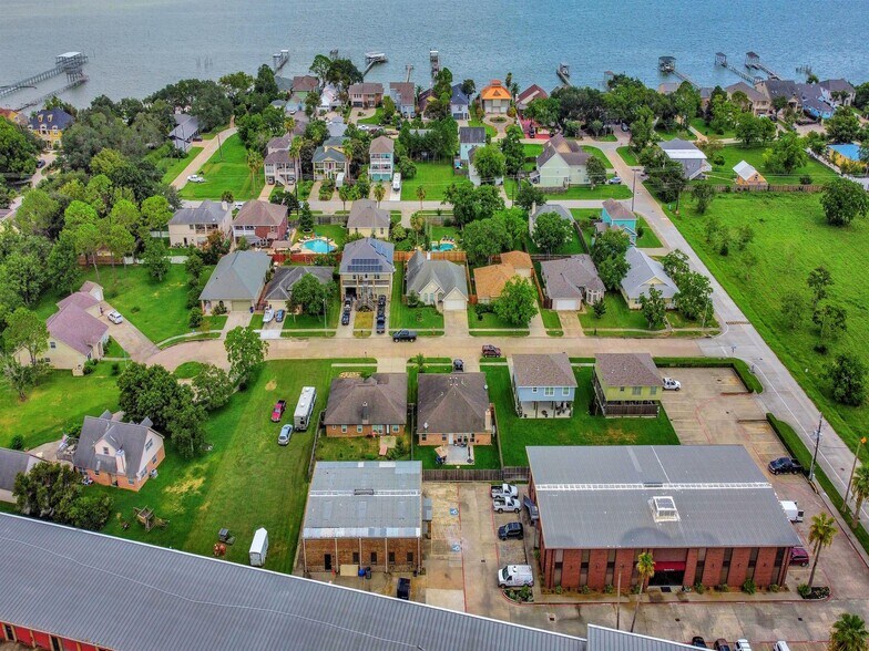 More Photos Of 601 Cien Rd, Kemah Unknown For Lease