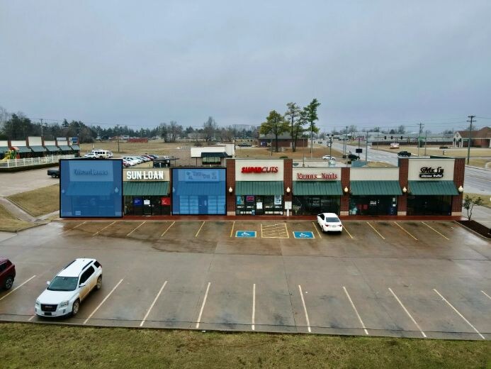 More Photos Of 2108 S Division St, Guthrie Storefront For Lease