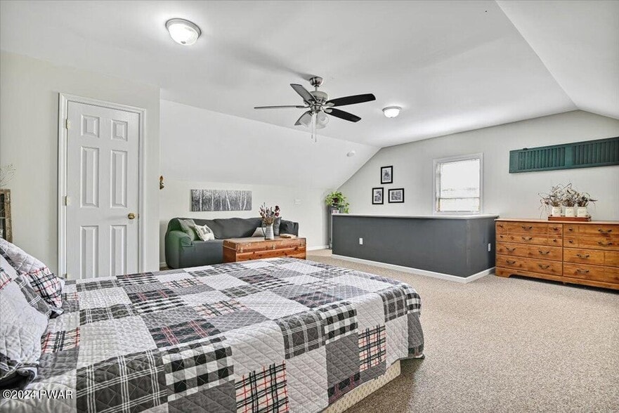 More Photos Of 186 Ledgedale Rd, Lake Ariel Apartments For Sale
