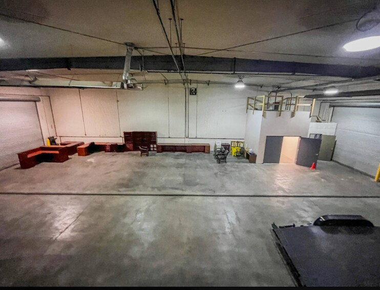 More Photos Of 2400 S Main St, Corbin Flex For Sale