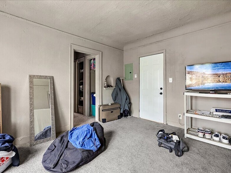 More Photos Of 18037 Pelkey St, Detroit Multifamily For Sale