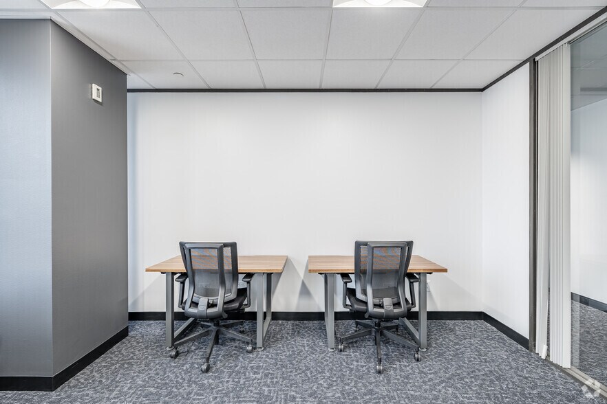 More Photos Of 7550 W Interstate 10, San Antonio Office For Lease