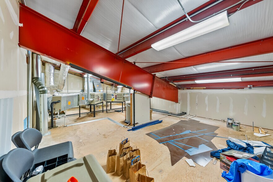 More Photos Of 3976 Crater Lake Ave, Medford Auto Dealership For Lease