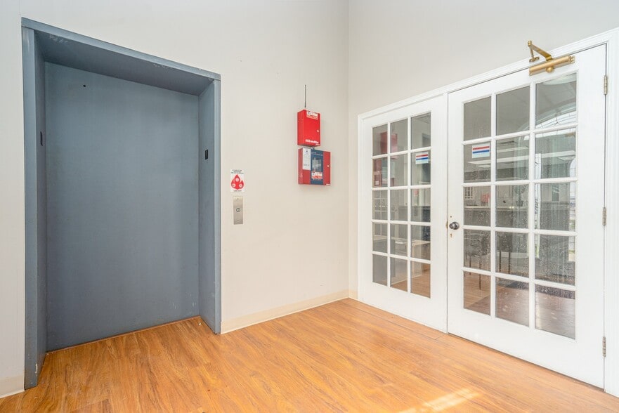 More Photos Of 1851 Douglas Rd, Montgomery Medical For Sale