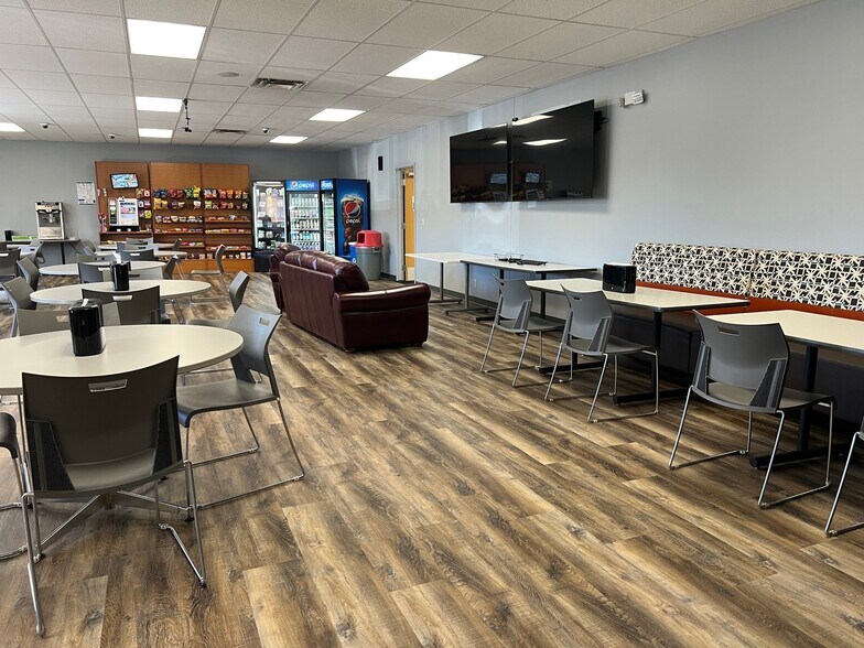 More Photos Of 200 14th Ave E, Sartell Office For Sale