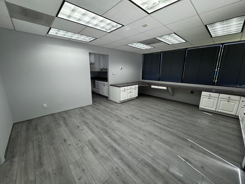 More Photos Of 17731-17741 Sampson Ln, Huntington Beach Light Manufacturing For Lease