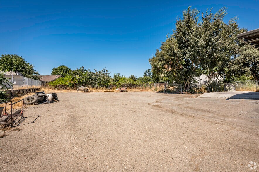 More Photos Of 4283 N Wilson Way, Stockton Warehouse For Lease