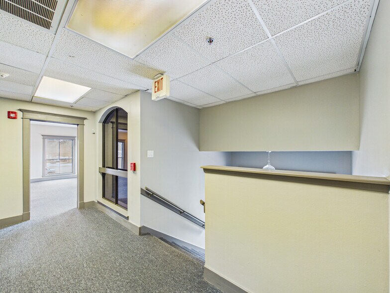 More Photos Of 25222 Glen Loch Dr, Spring Coworking Space