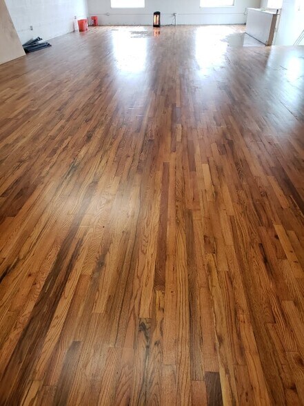 More Photos Of 805 W Main St, Sterling Auto Repair For Sale