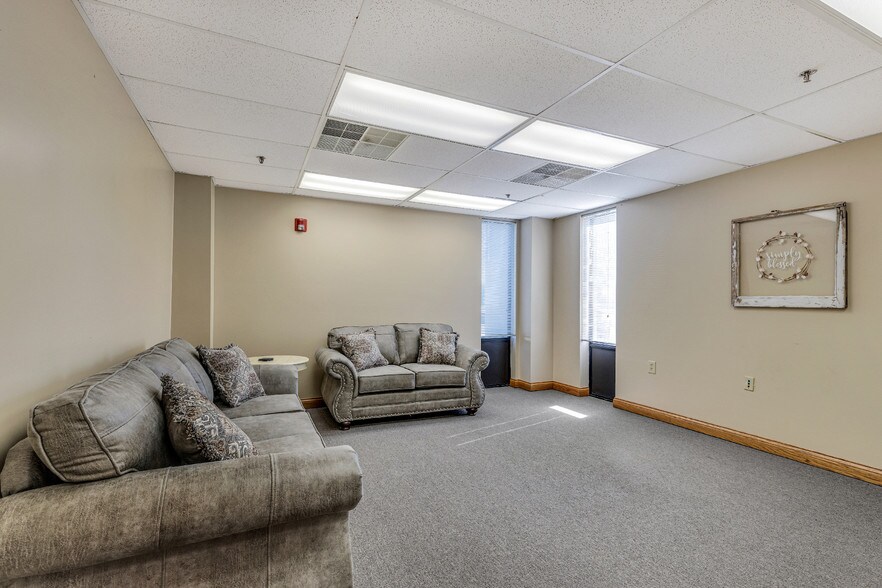 More Photos Of 1510 Stuart Rd, Cleveland Flex For Sale