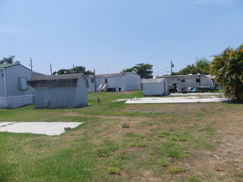 More Photos Of 8761 FL-78, Okeechobee Manufactured Housing Mobile Home Park For Sale
