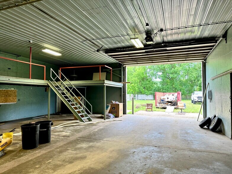 More Photos Of 11191 Concord Rd, Mosherville Warehouse For Sale