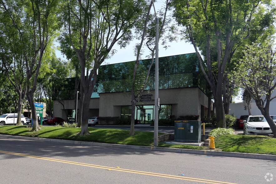 More Photos Of 17752 Mitchell N, Irvine Serviced Offices For Lease
