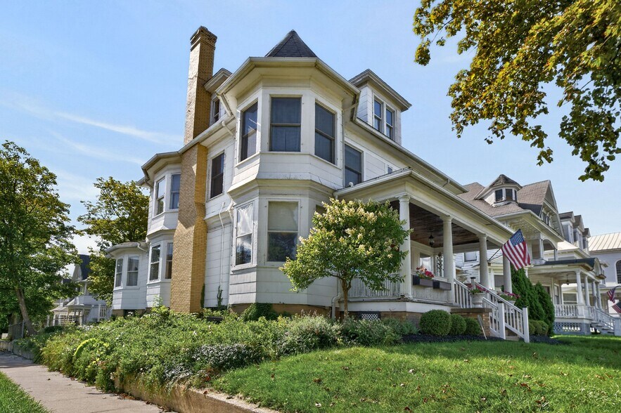 More Photos Of 42 Main Street, Canandaigua Office For Sale