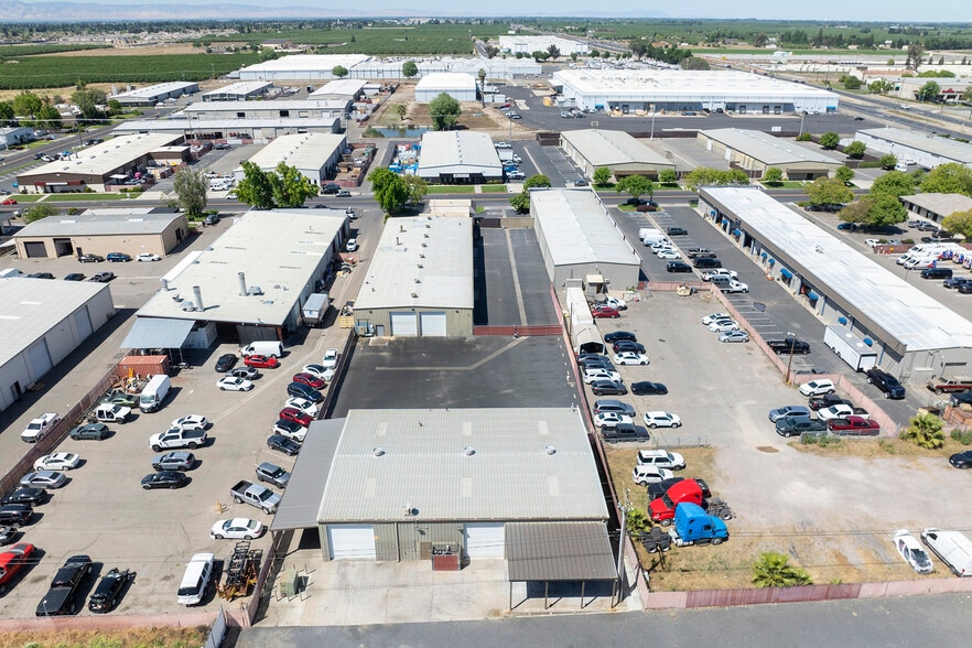 More Photos Of 4812 Stratos Way, Modesto Warehouse For Lease