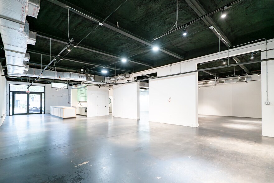 More Photos Of 340 NE 61st St, Miami Office For Lease
