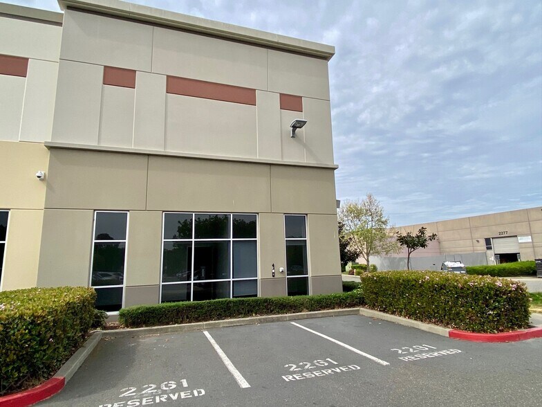 More Photos Of 2261 Harbor Bay Pky, Alameda Research And Development For Lease