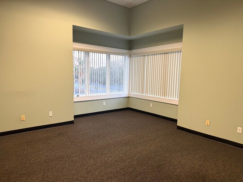More Photos Of 5509 Grand Blvd, New Port Richey Office For Lease
