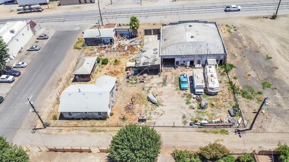 More Photos Of 108 D St, Westley Specialty For Sale