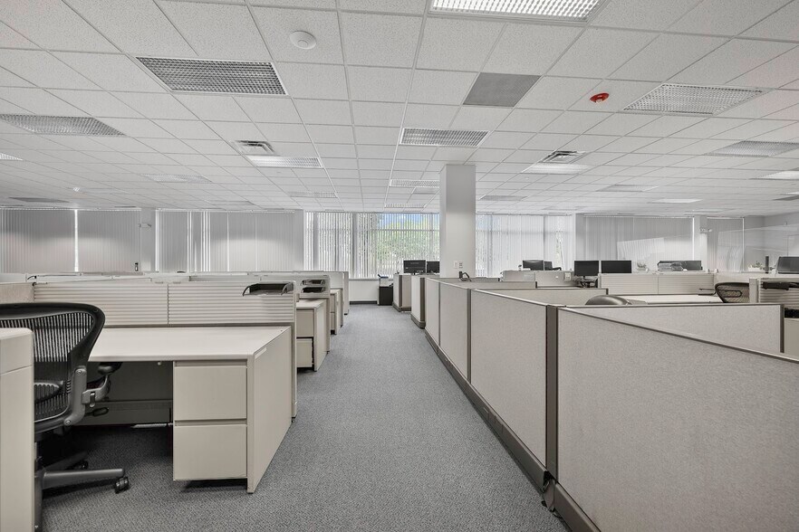 More Photos Of 29050 Cabot Dr, Novi Industrial For Sale