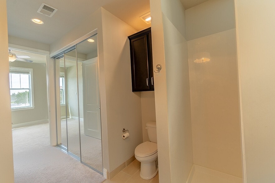 More Photos Of 2005 W Chesterfield Blvd, Springfield Apartments For Lease