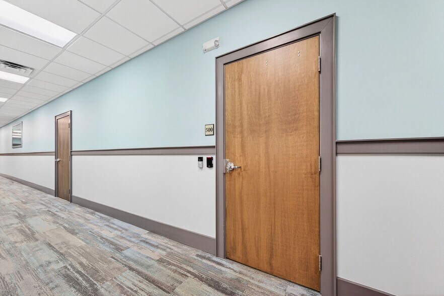 More Photos Of 930 S Harbor City Blvd SW, Melbourne Office For Sale