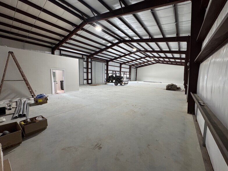 More Photos Of 121 Goedecke Rd, Spring Office For Lease