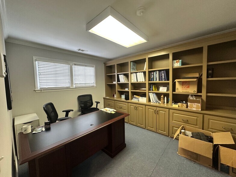 More Photos Of 5920 Odell St, Cumming Office For Sale