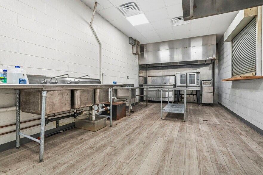 More Photos Of 2600 25th St, Canton Specialty For Sale