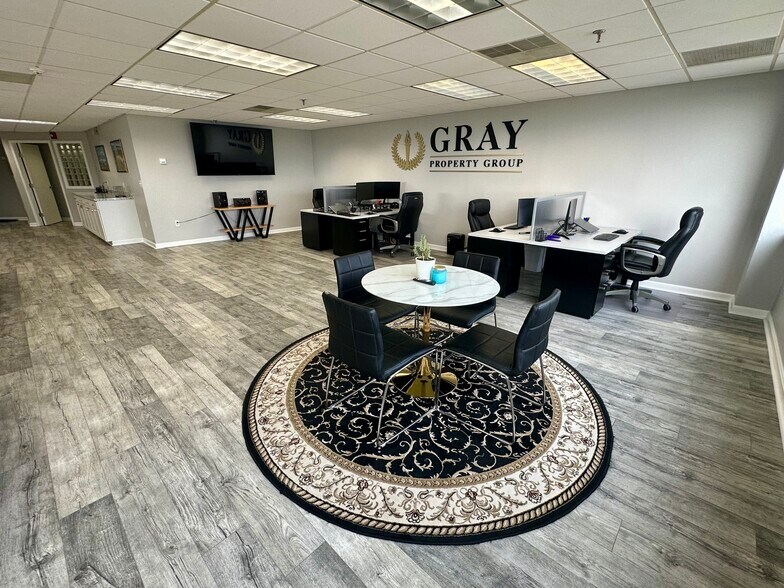 More Photos Of 1650 Elm St, Manchester Medical For Sale