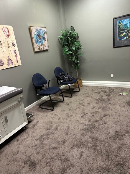 More Photos Of 332 15th St, Ashland General Retail For Sale