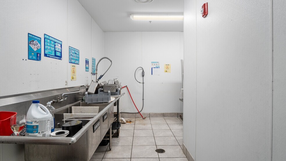 More Photos Of 235 N Mosby Ave, Littleton Restaurant For Sale