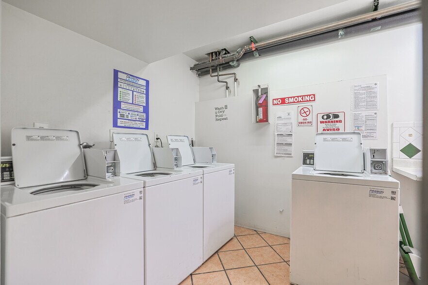 More Photos Of 6121 Woodman Ave, Van Nuys Apartments For Sale