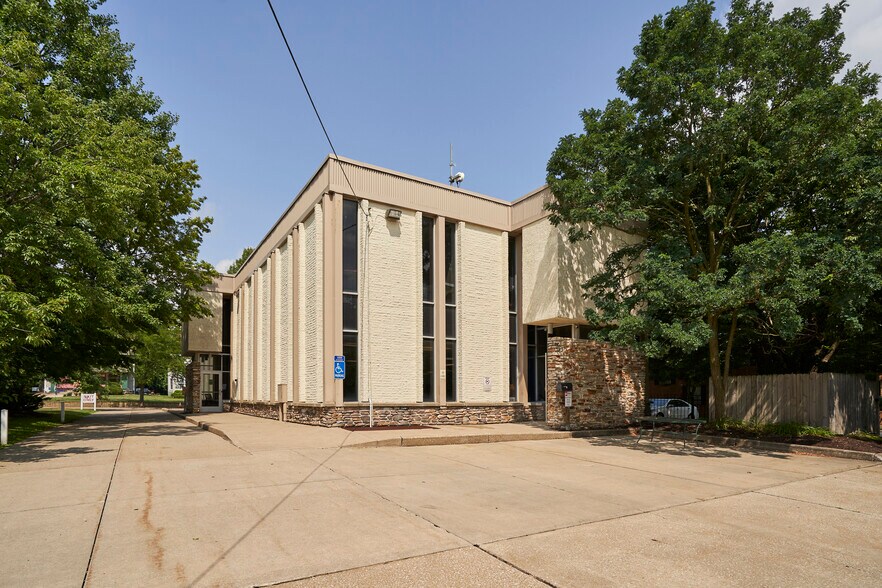 More Photos Of 682 W Market St, Akron Medical For Sale