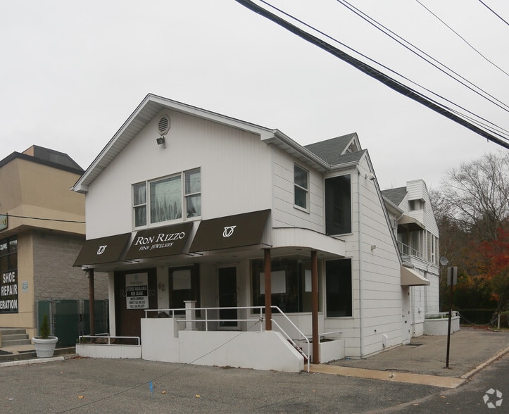 More Photos Of 62 Glen Cove Rd, Roslyn Heights Storefront Retail Office For Lease