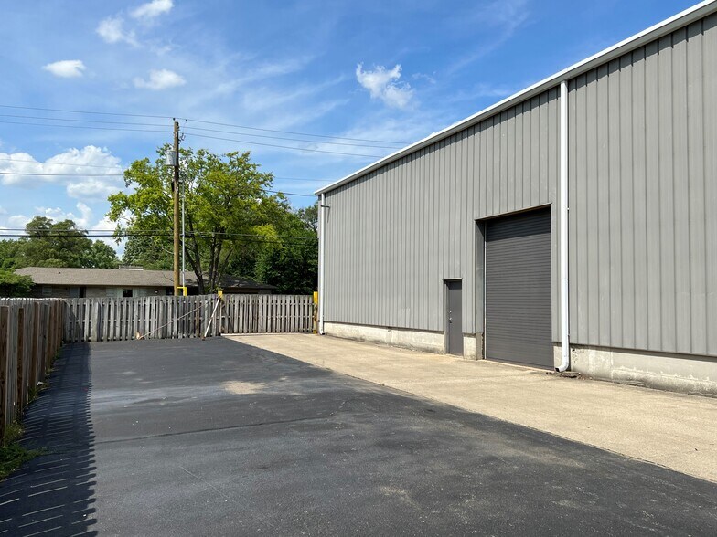 More Photos Of 5 W Epler Ave, Indianapolis Light Manufacturing For Sale
