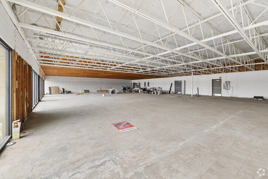 More Photos Of 9120-9146 N Macarthur Blvd, Oklahoma City General Retail For Sale