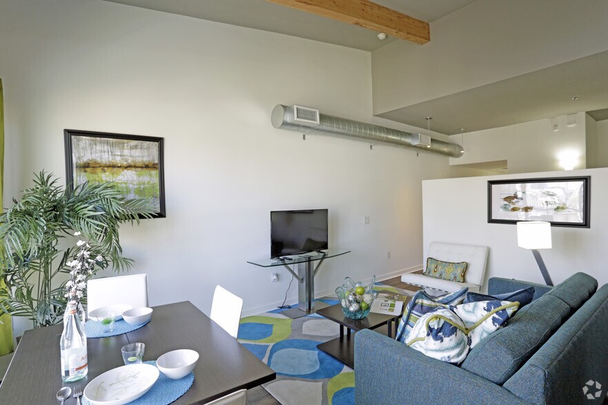 More Photos Of 707-777 G St, San Diego Apartments For Lease