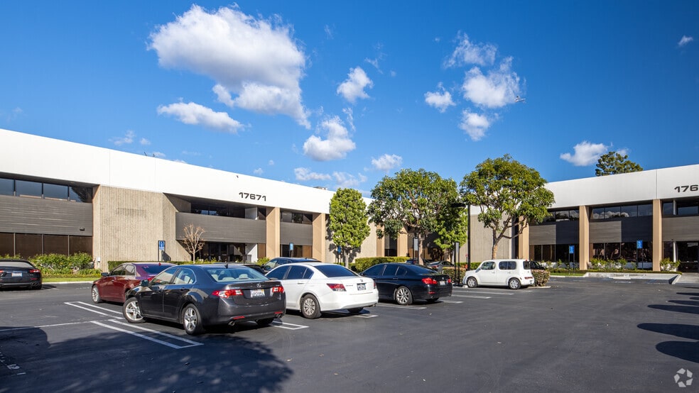More Photos Of 17661-17671 Cowan, Irvine Office For Lease