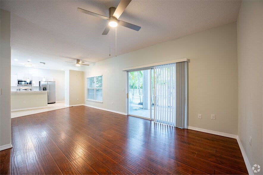 More Photos Of 1700-1704 Redwood St, Sarasota Apartments For Sale