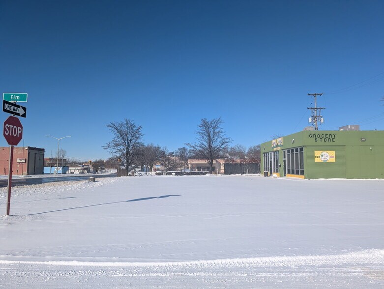 More Photos Of 45788 Woodward Ave, Pontiac Restaurant For Lease