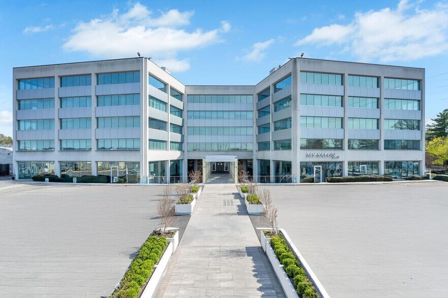 More Photos Of 1 Old Country Rd, Carle Place Office For Lease