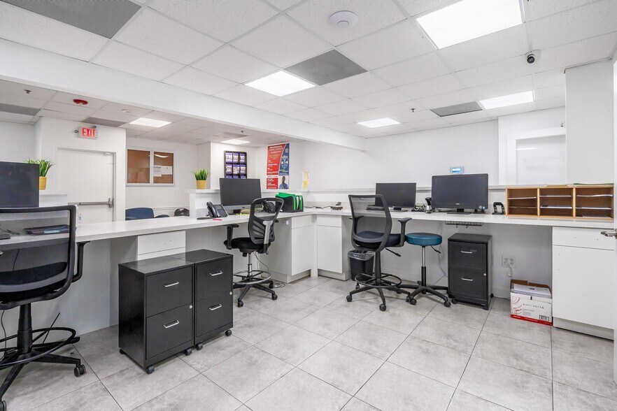 More Photos Of 12550 Biscayne Blvd, North Miami Medical For Sale