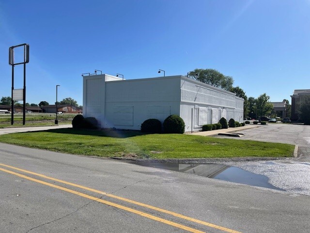 Primary Photo Of 2235 Burton Ln, Martinsville Fast Food For Lease