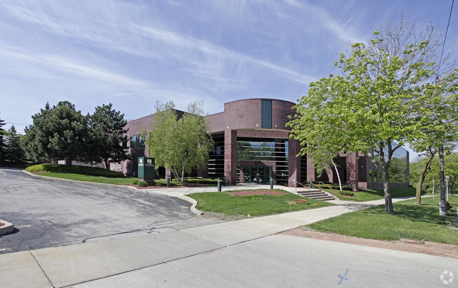 More Photos Of 7777 W Blue Mound Rd, Milwaukee Office For Lease