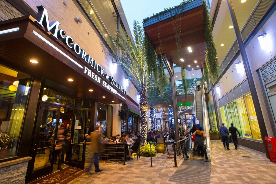 More Photos Of 1201 Fannin St, Houston Unknown For Lease